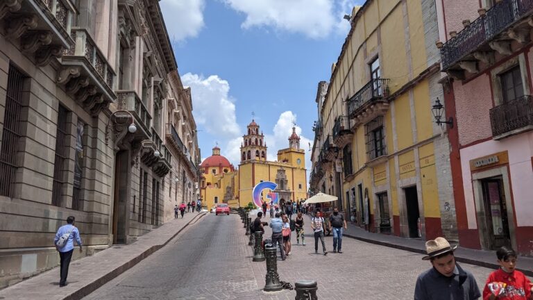Guanajuato Basilica and street