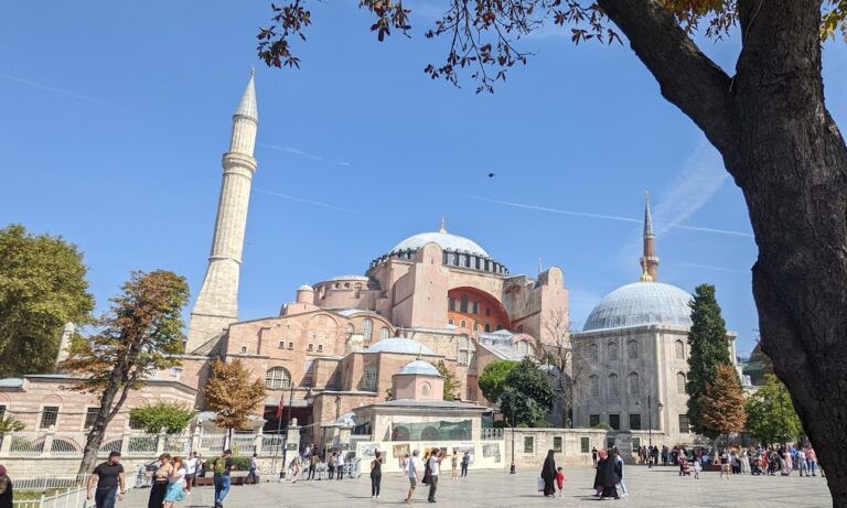 An exterior view of a mosque in Istanbul