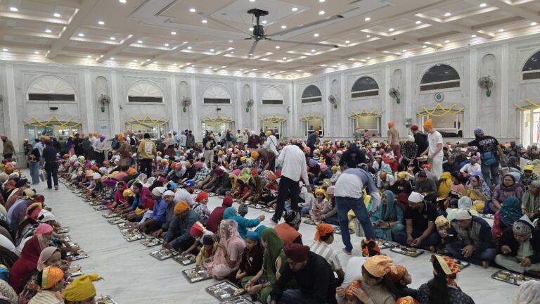 New Delhi Day Two: A visit to Gurdwara Bangla Sahib